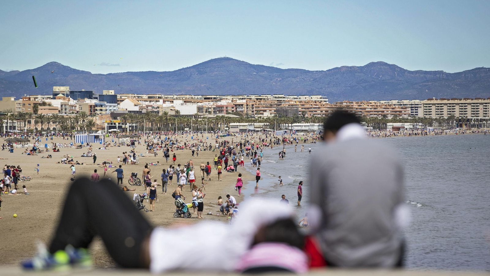 Foto: La Playa de La Malvarrosa y Las Arenas en Valencia. (EFE)