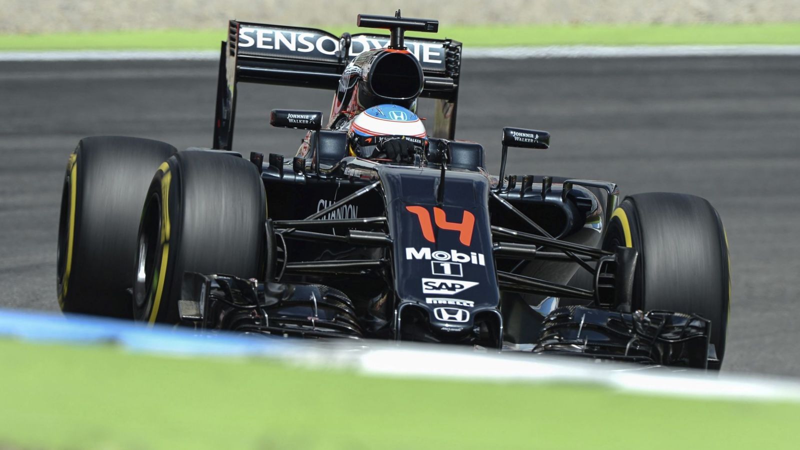 Foto: Fernando Alonso en su McLaren durante el GP de Alemania.