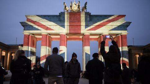 La Puerta de Brandeburgo no se ilumina por San Petersburgo (pero sí por Londres)
