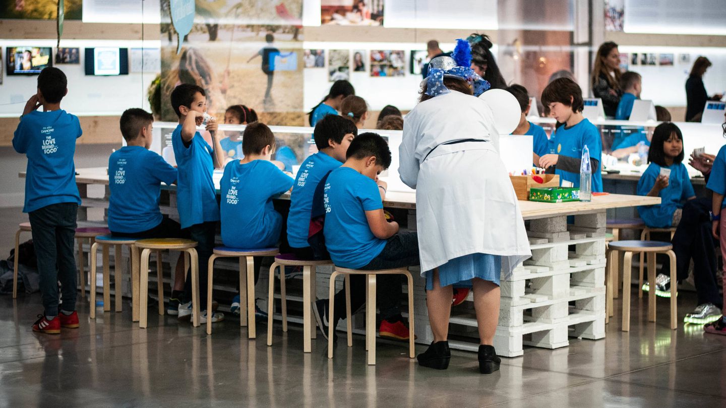 Niños en el taller de circularidad (Carmen Castellón).
