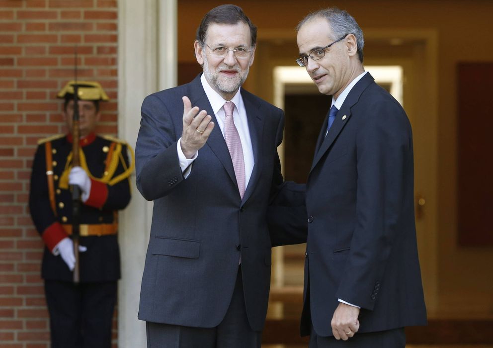 Foto: El presidente del Gobierno, Mariano Rajoy (i), recibe al jefe de Gobierno del Principado de Andorra, Antoni Martí. (EFE)