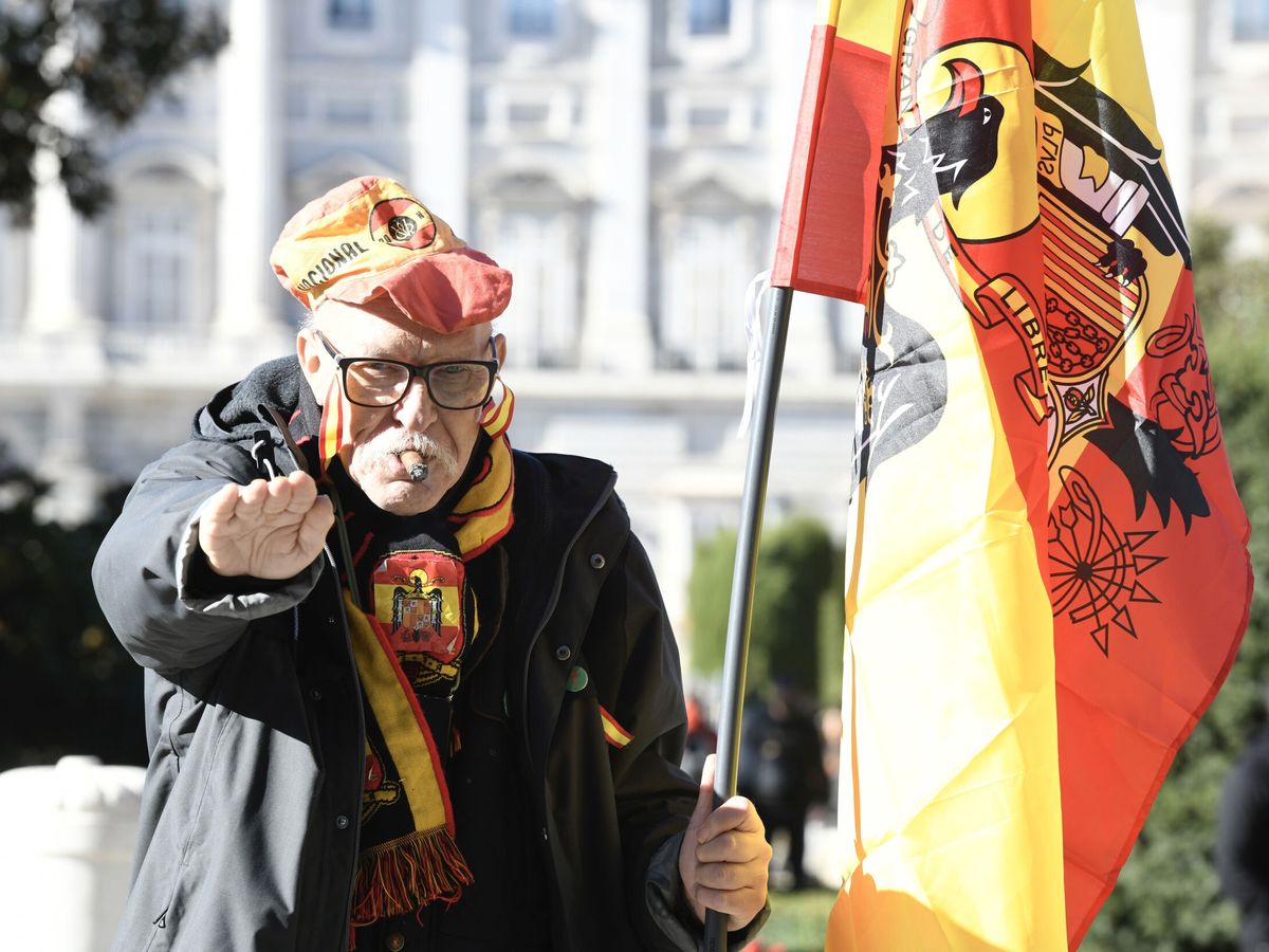 Foto: Concentración convocada por el Movimiento Católico Español. (EFE/Víctor Lerena)