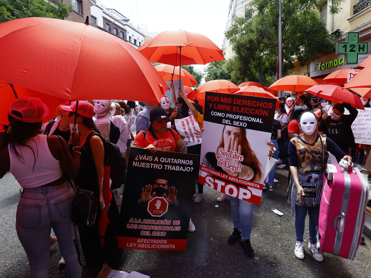 Foto: Manifestación contra la abolición de la prostitución. (EFE/Sergio Perez)
