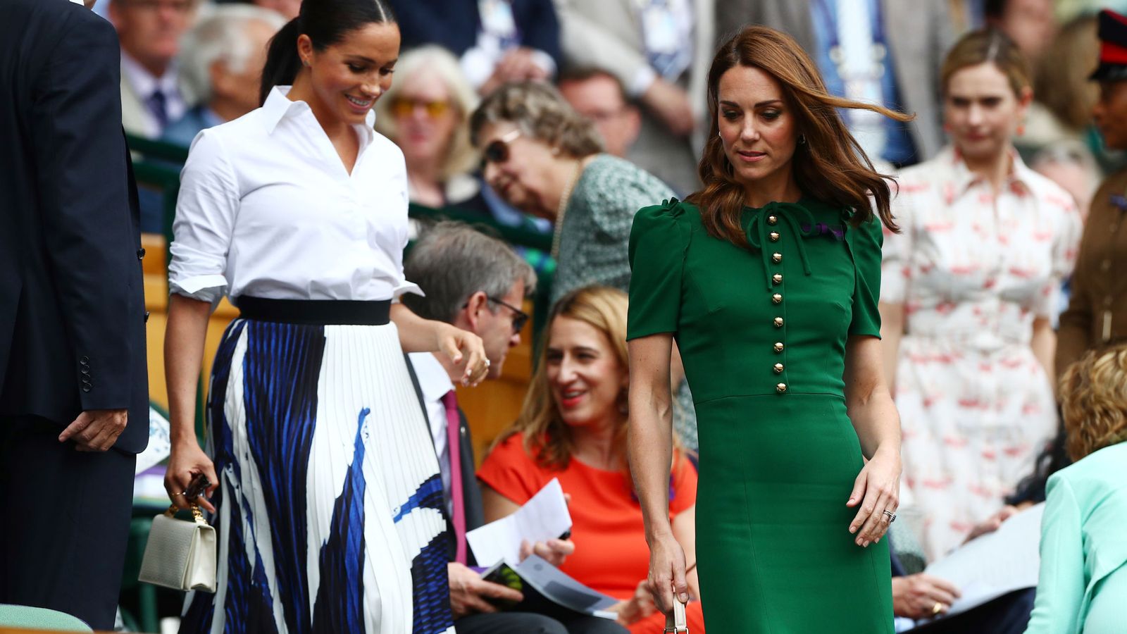 Foto: Meghan Markle y Kate Middleton en Wimbledon. (Reuters)