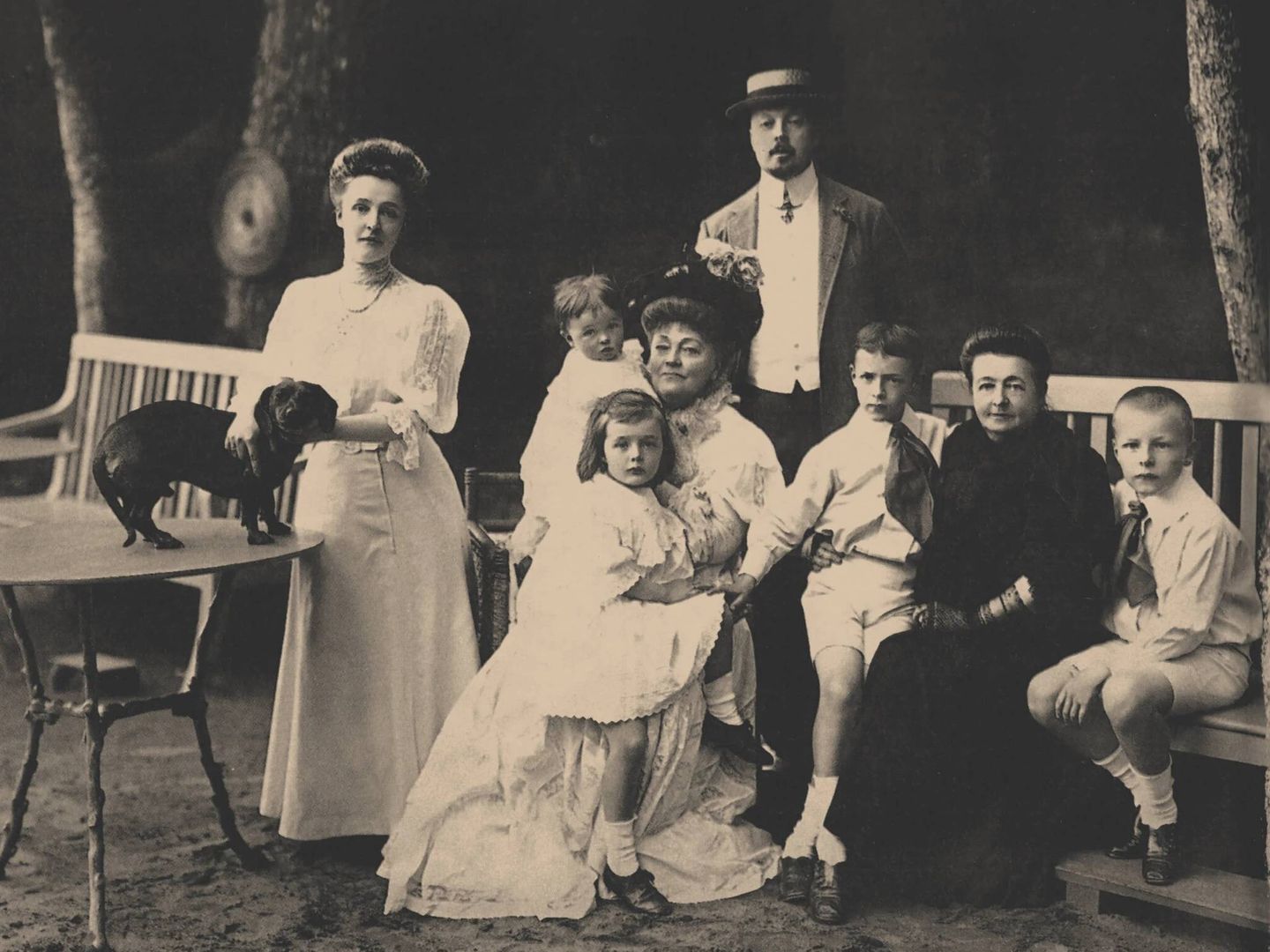 Familia Nabokov en un constante exilio