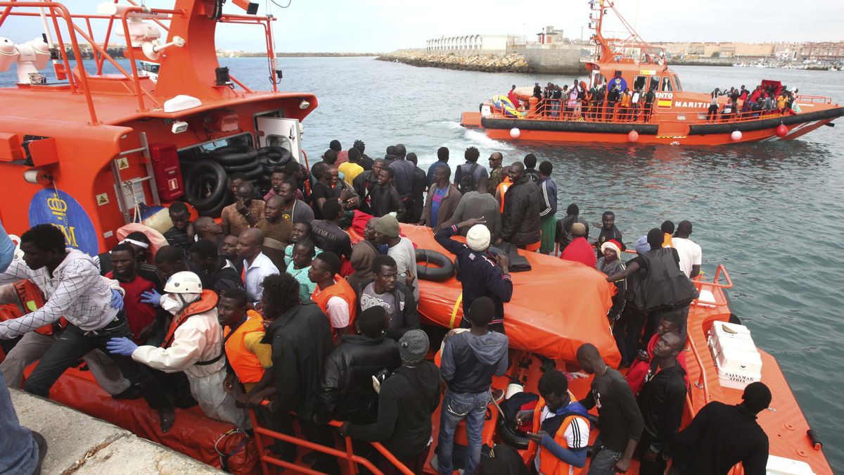 Rescatados otros 470 inmigrantes en 49 lanchas hinchables en el Estrecho