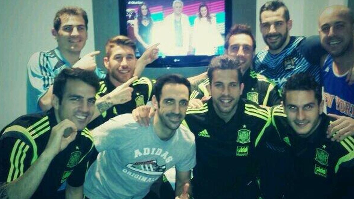 Iker Casillas y La Roja muestran su apoyo a Santiago Cañizares en debut en 'A bailar!'