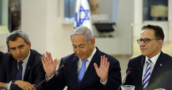 Foto: Benjamin Netanyahu en el centro de la imagen. (EFE)