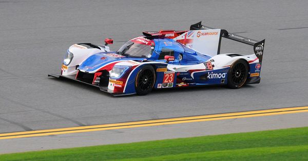 Foto: El coche de Fernando Alonso saldrá 13º en las 24 Horas de Daytona. (EFE)