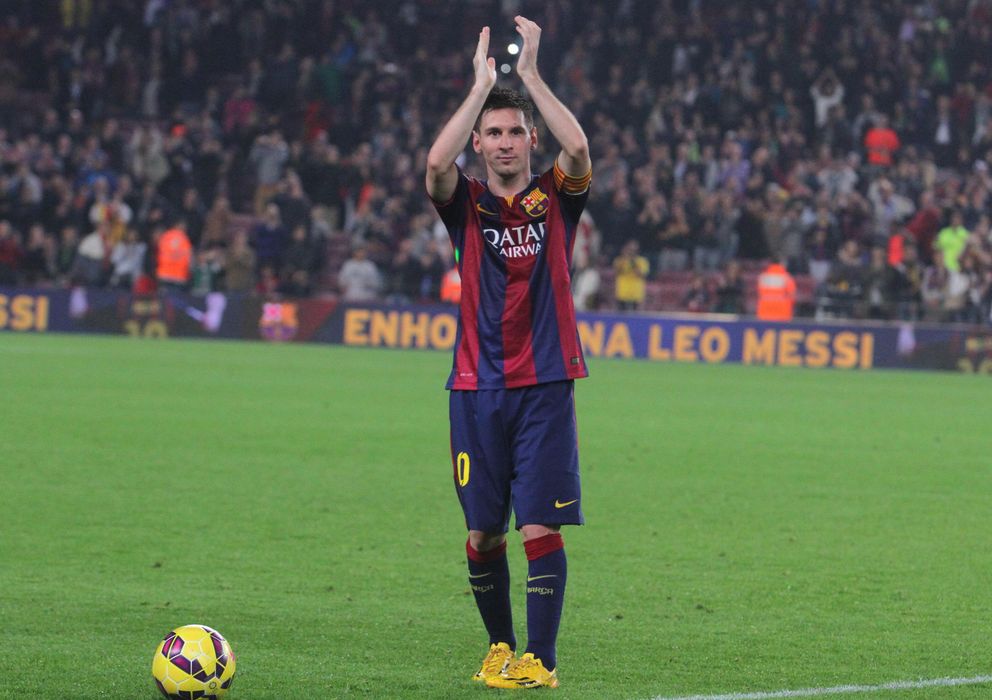 Foto: Leo Messi, ovacionado por el Camp Nou tras superar a Leo Messi (Gtres). 