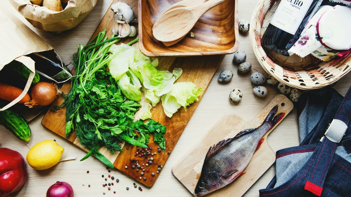 Déficit calórico y cenar huevo y pescado: los sencillos trucos de una nutricionista para adelgazar