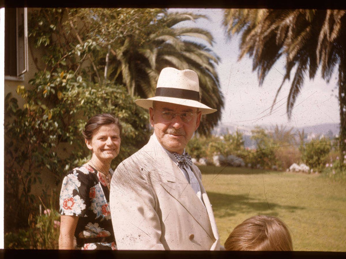 Foto: El escritor Thomas Mann, junto a su hija Elisabeth.