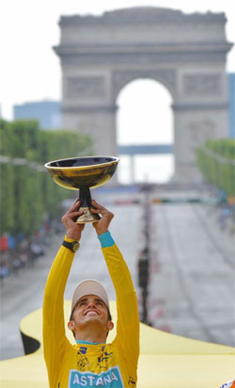 Foto: Contador, el campeón bajo sospecha, espera que le dejen trabajar en este 2011