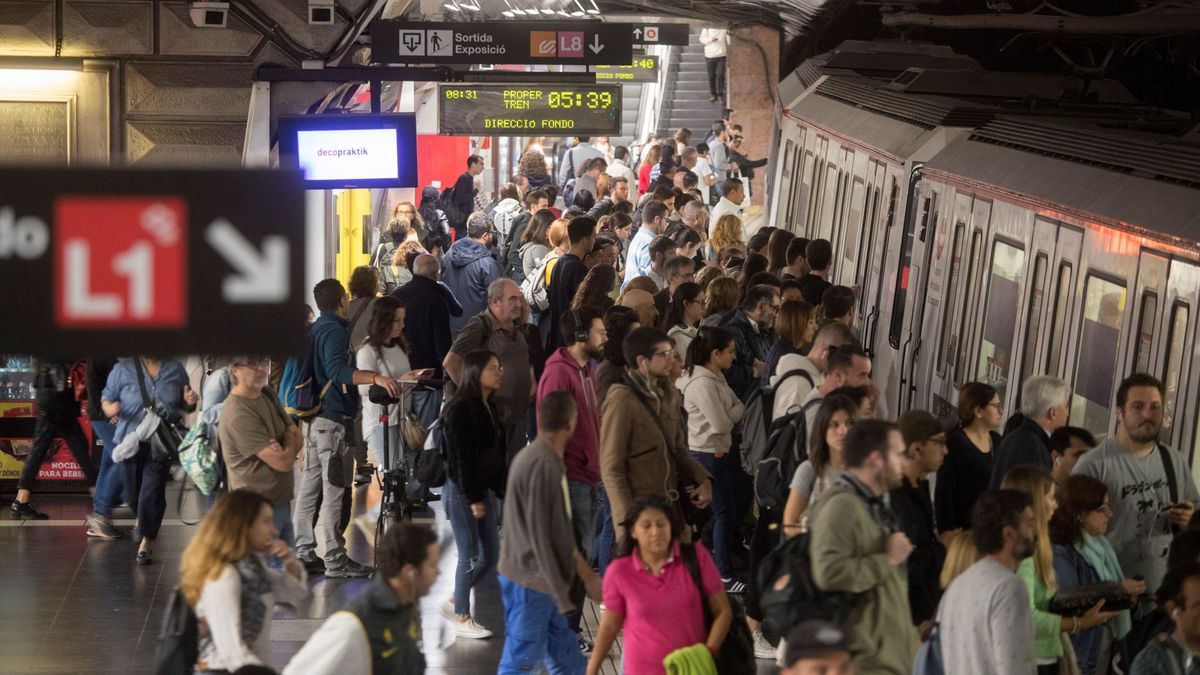 Así puedes viajar gratis en metro, bus y trenes de Barcelona durante tres años: requisitos y qué incluye la T-Verda
