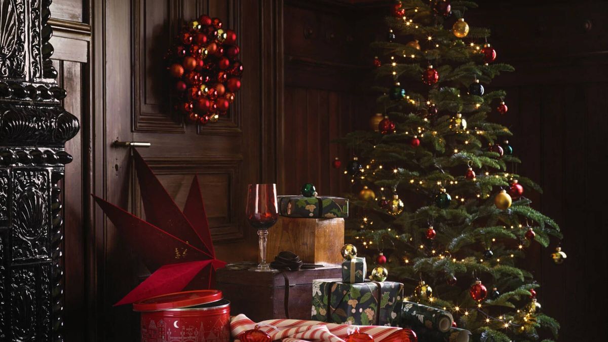 La guía para decorar nuestro árbol de Navidad con adornos low cost y resultados muy chic