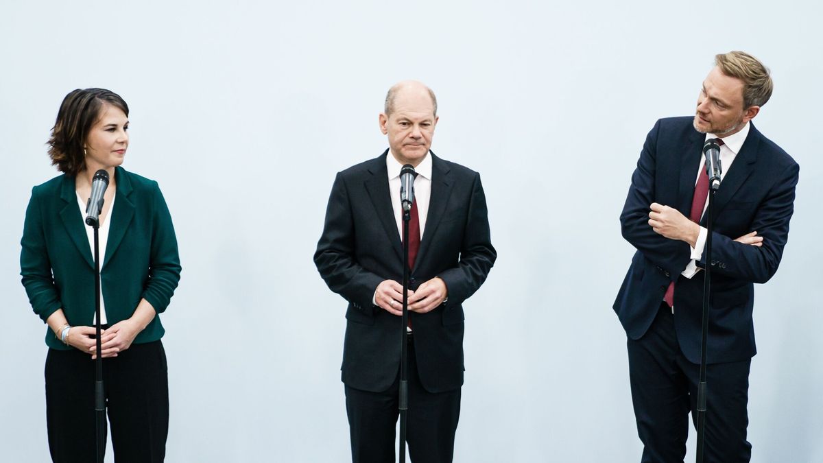 El SPD de Scholz aprueba negociar una "coalición semáforo" con verdes y liberales