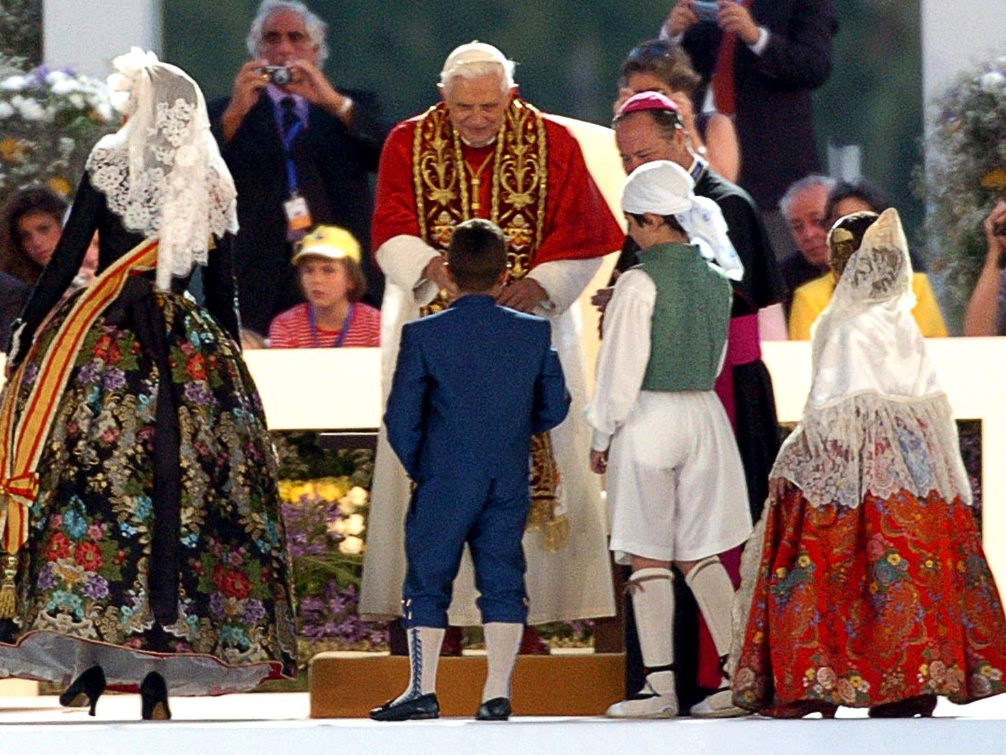 Benedicto XVI, en la visita que hizo a Valencia en 2006 con motivo del V Encuentro Mundial de las Familias. (EFE)