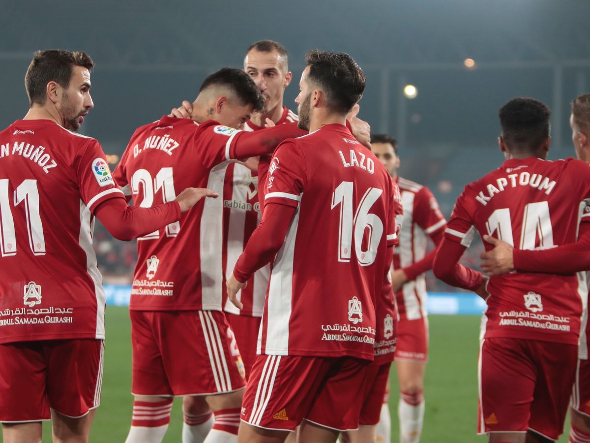 Foto: Jugadores del Almería celebran un gol. (Europa Press)
