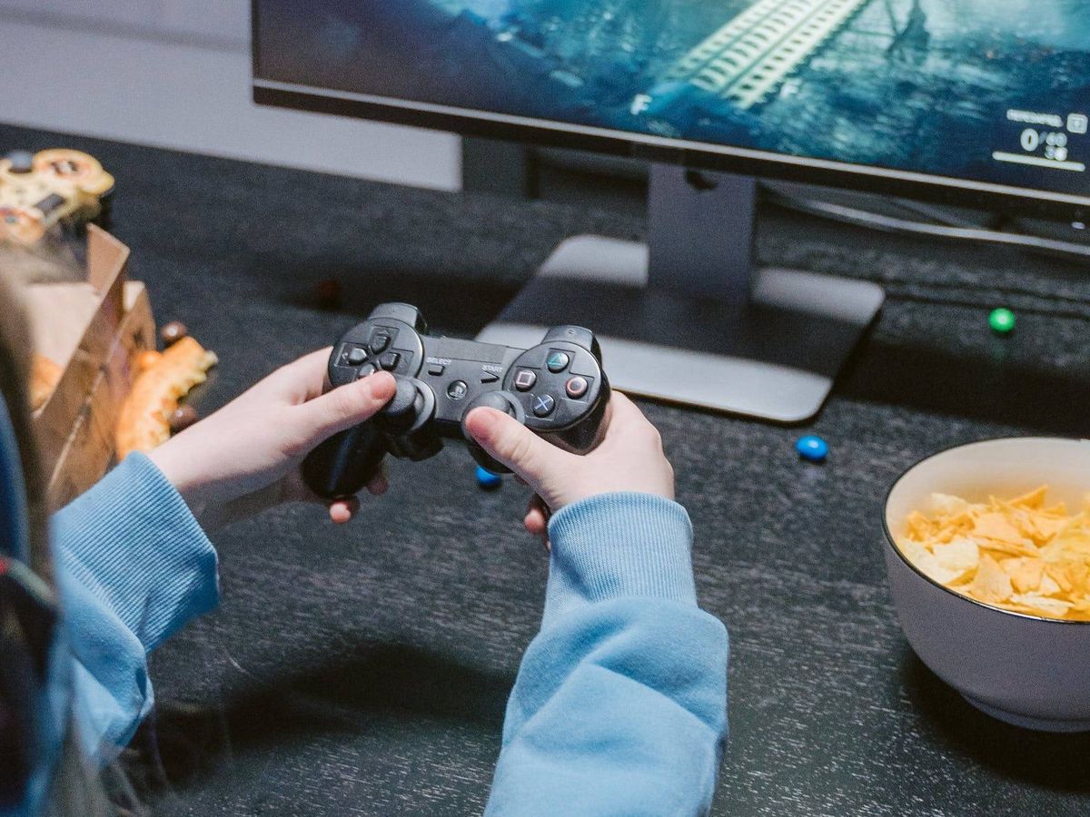 Foto: Comer Doritos ya no será un problema para los 'gamers' (Pexels)