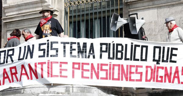 Foto: Manifestación de pensionistas en Bilbao. (EFE)