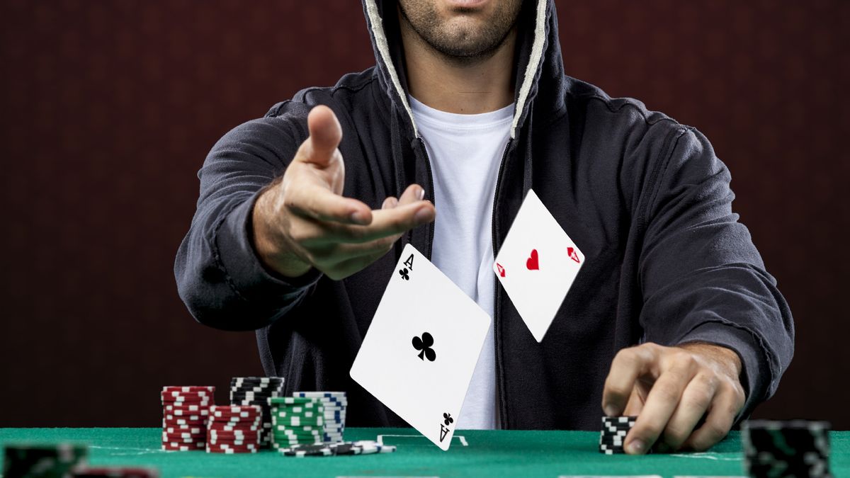 5 consejos de los jugadores de póker para obtener lo que quieras en una negociación 