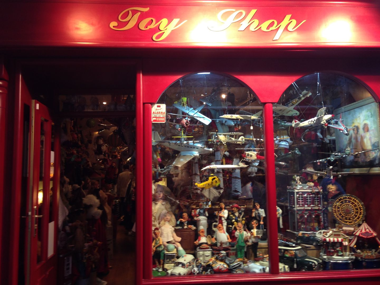 Exterior de la juguetería 'Toy Shop'. (Amparo de la Gama)