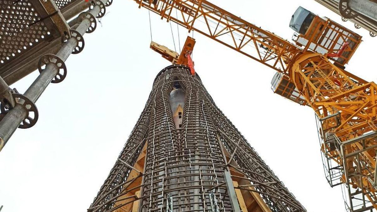 La Sagrada Familia retoma las obras de una torre que hará crecer al edificio 11 metros
