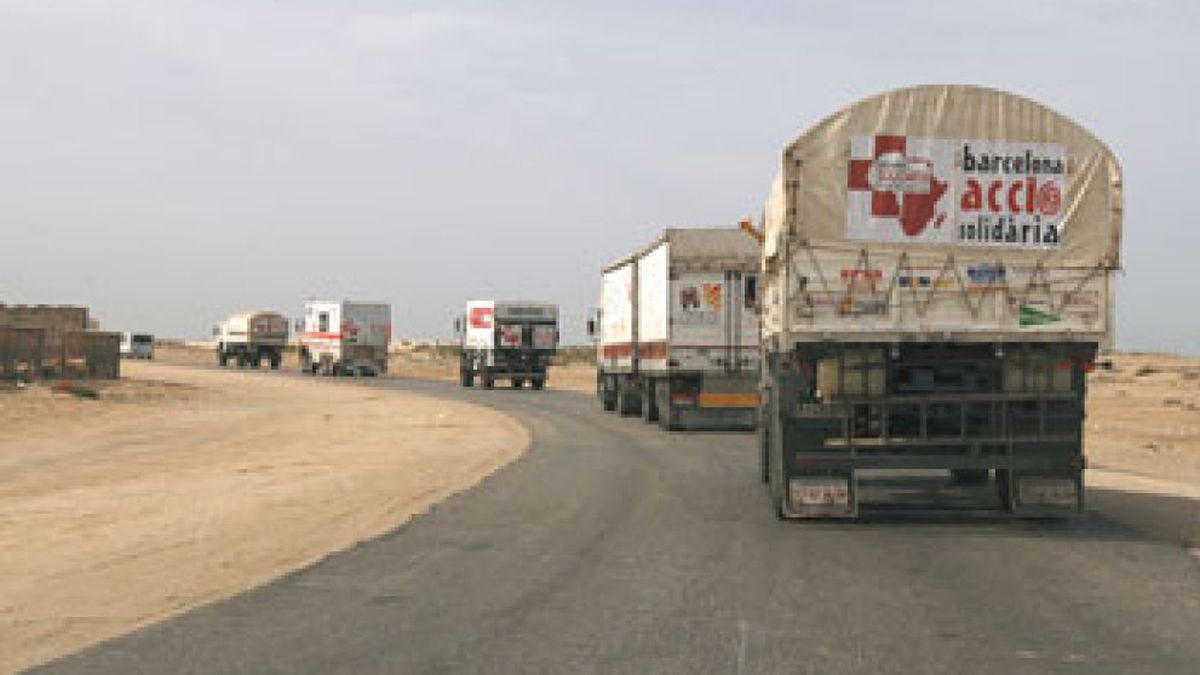 Policía y Ejército de Senegal escoltan la caravana solidaria para evitar nuevos incidentes