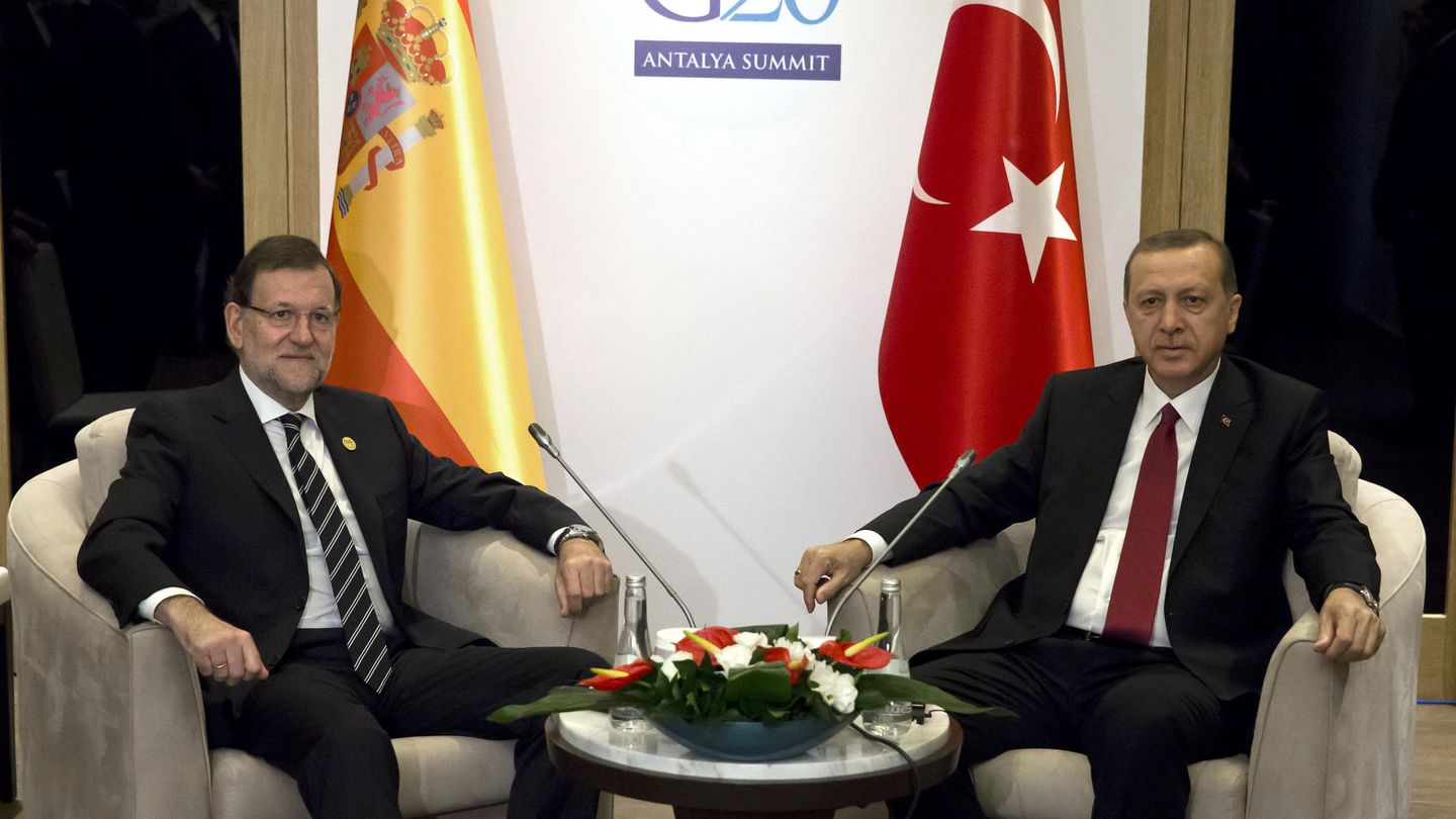Mariano Rajoy con el presidente turco Recep Tayyip Erdogan, durante una reunión bilateral en la cumbre del G20 en Antalya (EFE)