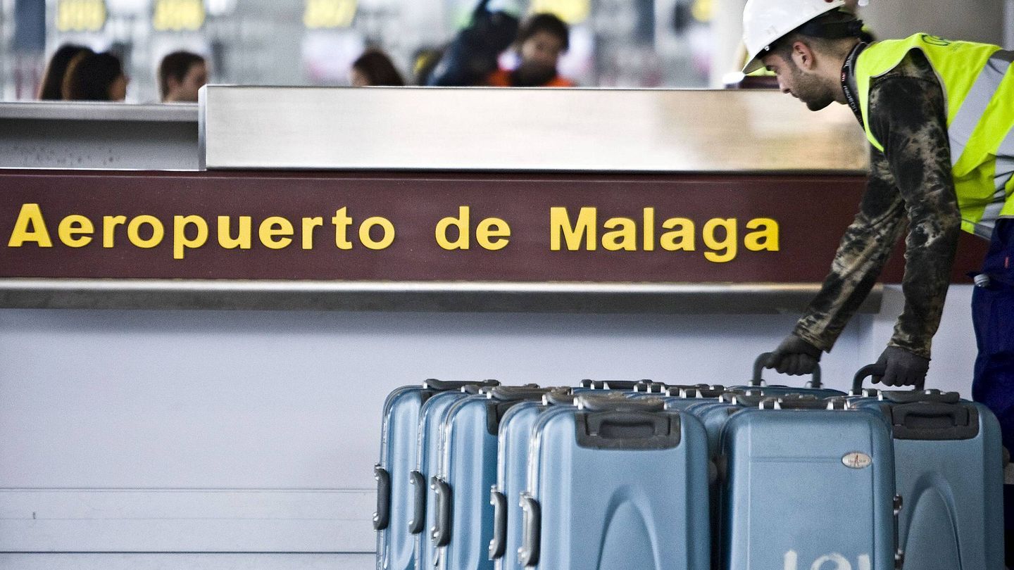 Aeropuerto de Málaga. (EFE)