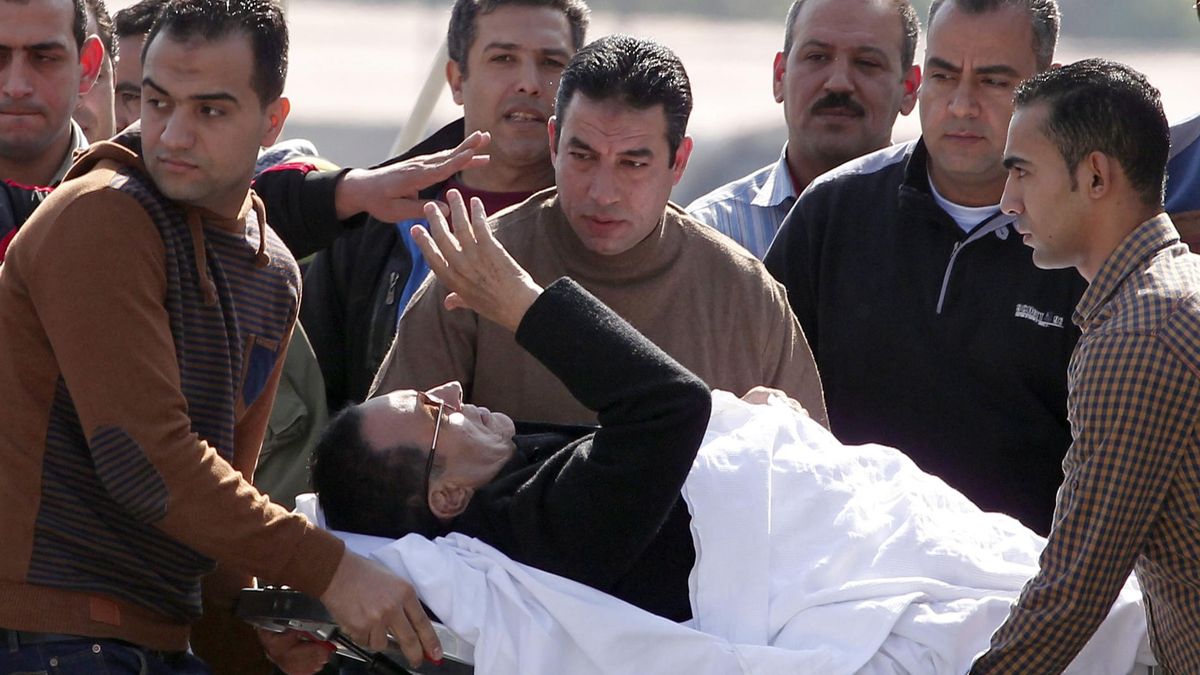 Mubarak, absuelto de la muerte de manifestantes en la Primavera Árabe