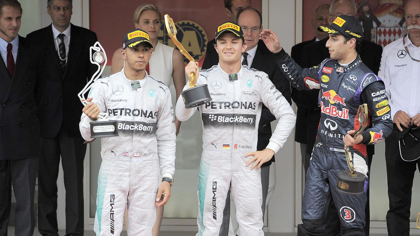Lewis Hamilton y Nico Rosberg en el podio del GP de Mónaco. (EFE)