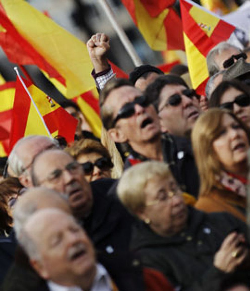 Foto: Concentración multitudinaria en Madrid para pedir la unidad de España