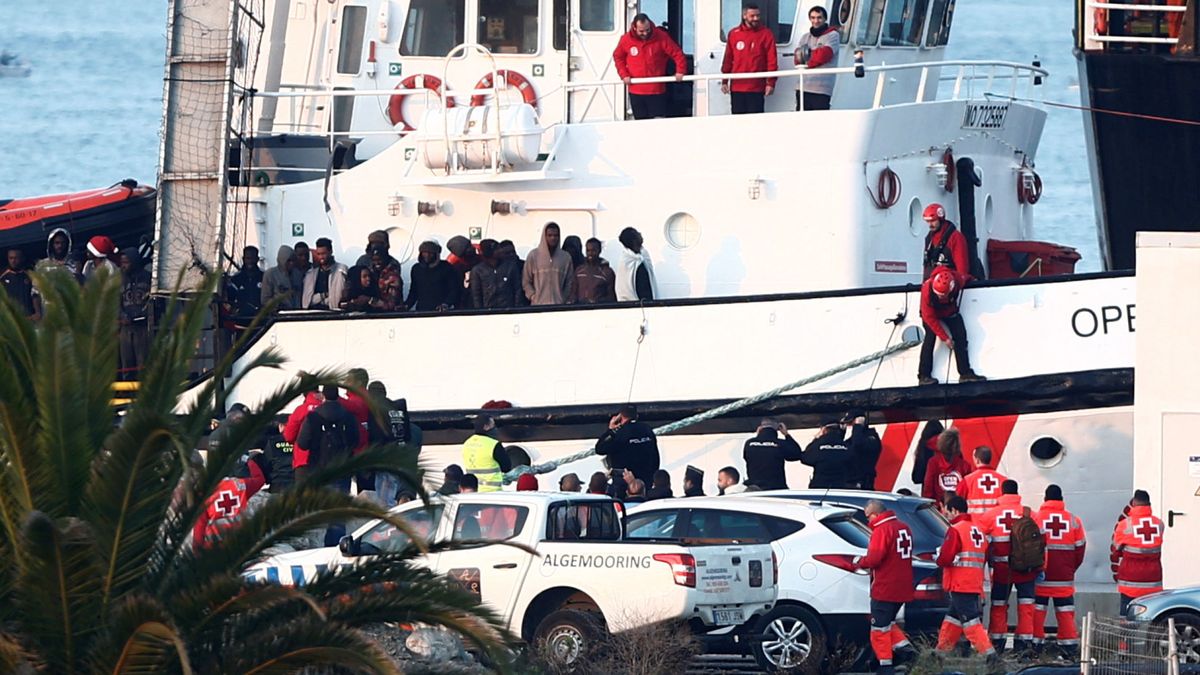 El Open Arms llega a Algeciras con más de 300 migrantes a bordo