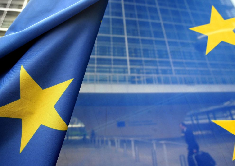 Foto: Bandera de la UE frente a la sede de la Comisión, en Bruselas. (Efe)