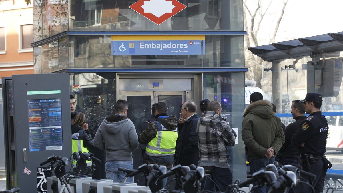 Un policía fuera de servicio salva a un hombre de ser arrollado por el metro en Madrid
