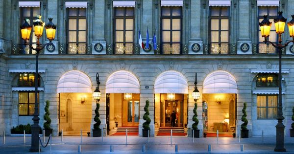 Foto: Fachada del Hotel Ritz de París. 