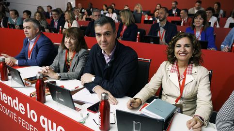 Los barones críticos acudirán al Comité Federal del PSOE y suman presión a Sánchez