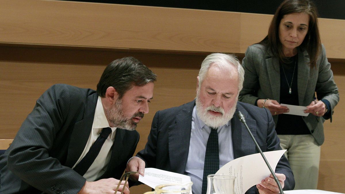 Rajoy aplica la doctrina Arriola, retrasa la precampaña y se centra en frenar a Mas