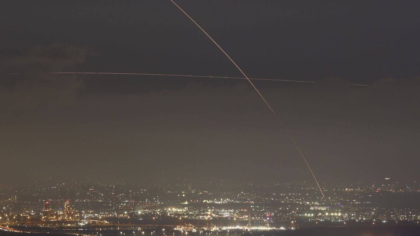 La Cúpula de Hierro de Israel intercepta un misil. (EFE / Abir Sultan)