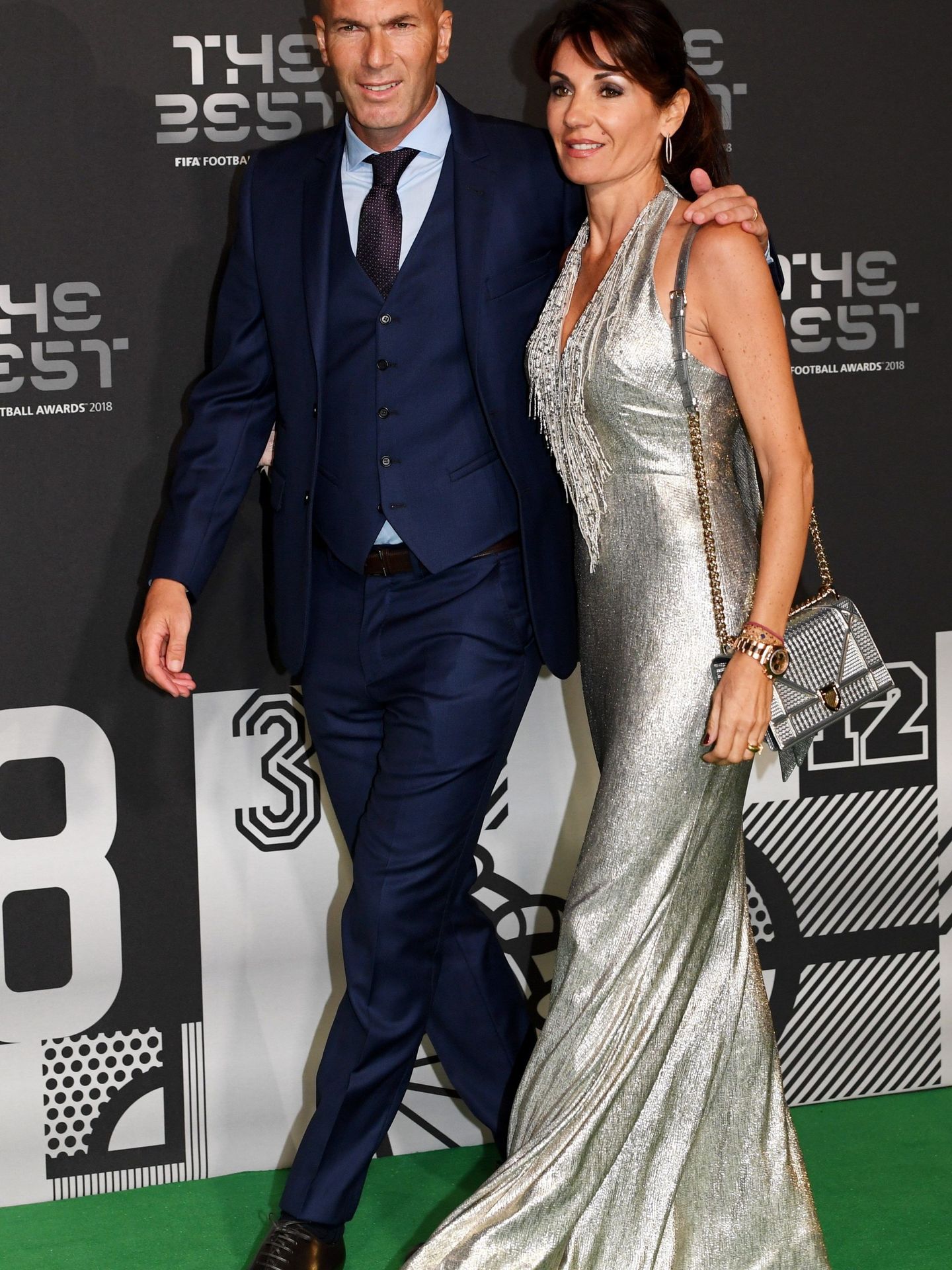 Zidane con su esposa, Véronique Fernández, en unos premios futbolísticos. (EFE)