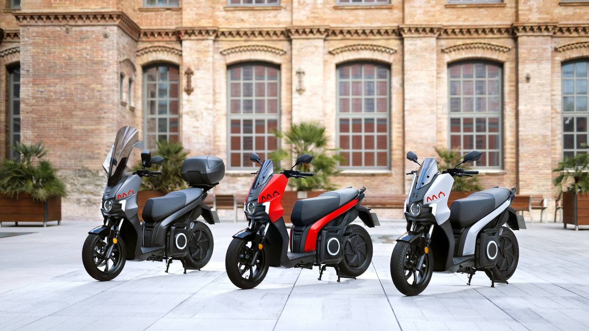 SEAT cumple un año de operaciones con sus motos eléctricas Mó 125 en Barcelona