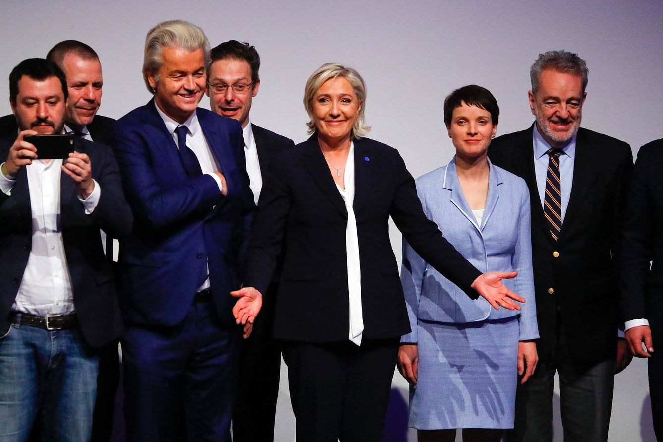 Matteo Salvini, Harald Vilimsky, Geert Wilders, Marcus Pretzell, Marine Le Pen y Frauke Petry en Koblenz, Alemania, el 21 de enero de 2017. (EFE)