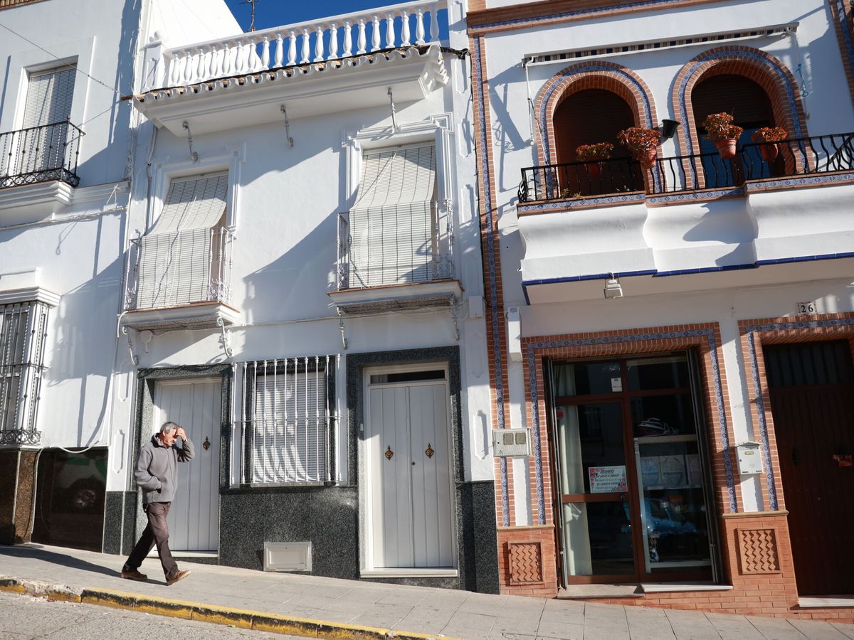 Foto: La casa donde vivían los detenidos en Montellano, provincia de Sevilla. (Europa Press/Rocío Ruz)