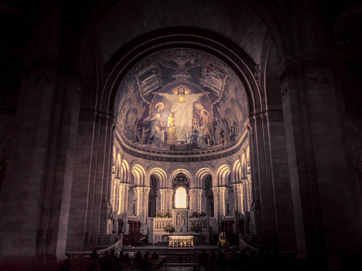 Foto: Interior de la Basílica del Sagrado Corazón de Montmartre, París (Unplash)