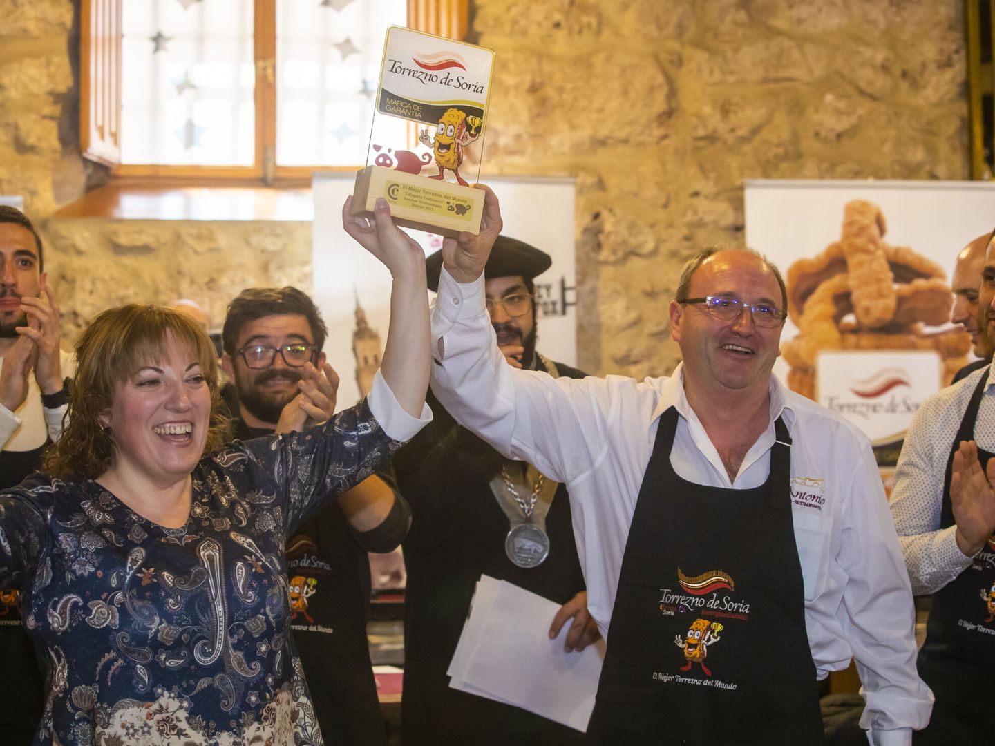 Vicente de Vicente, del restaurante Antonio de San Esteban de Górmaz (Soria), fue el ganador del concurso Mejor Torrezno el año pasado. (EFE/Wifredo García Álvaro)