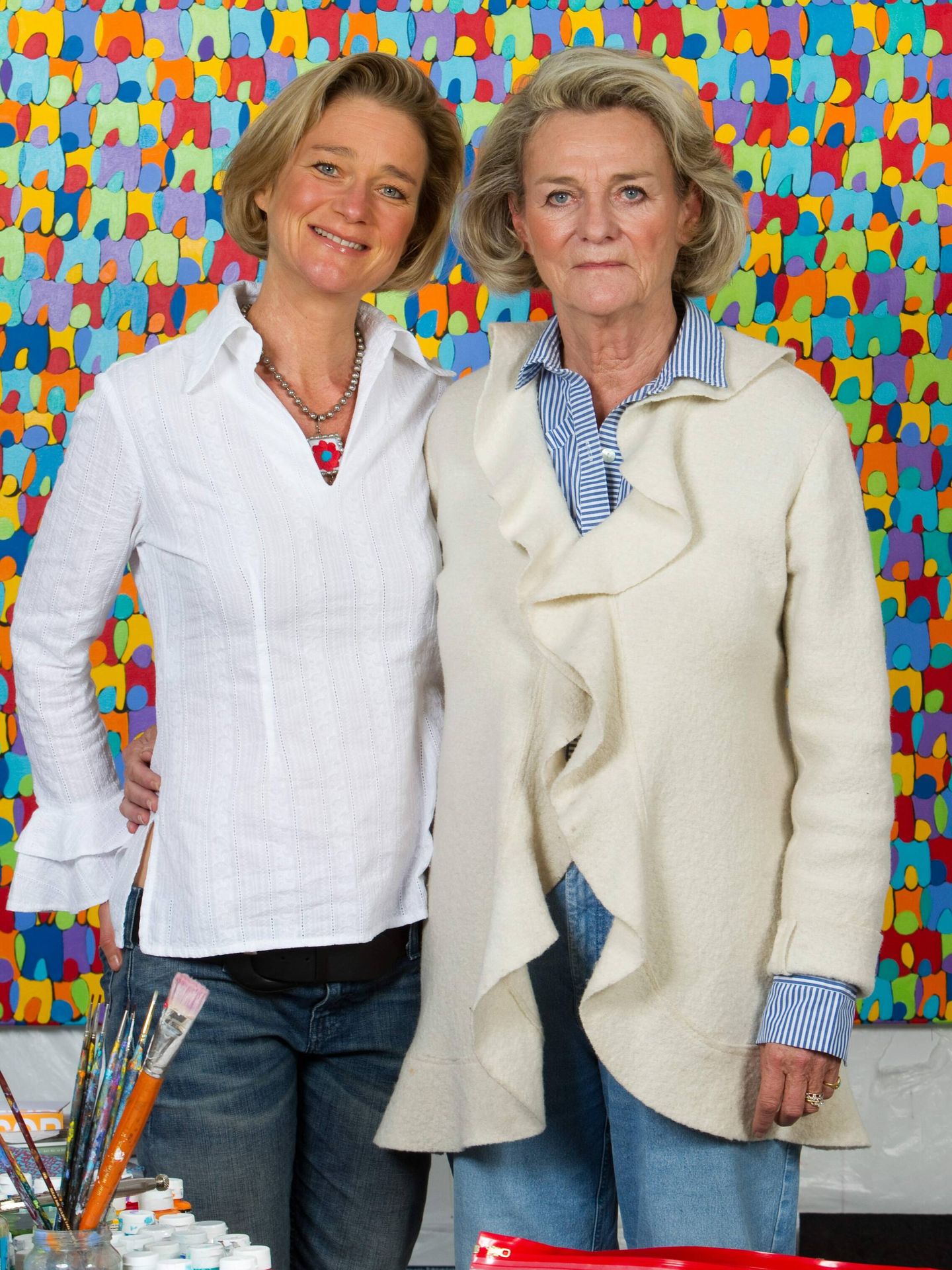 Delphine con su madre, Sybille de Selys Longchamps. (Cordon Press)