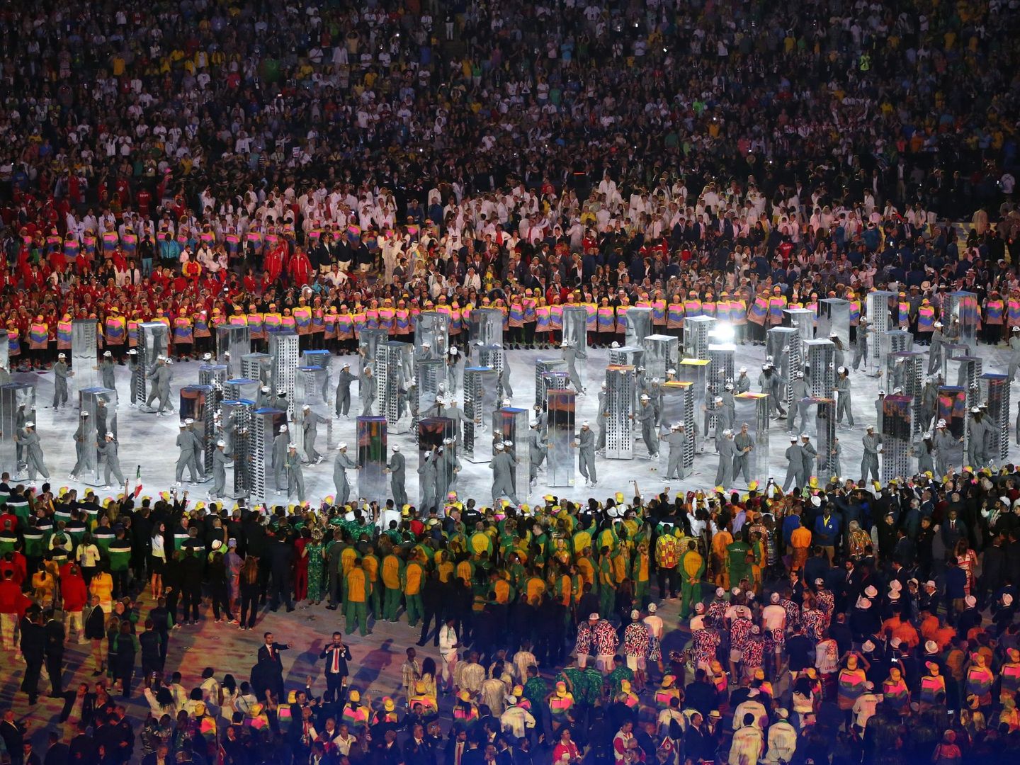 El desfile de naciones, en los Juegos Olímpicos de Río 2016, una vez finalizado (EFE)