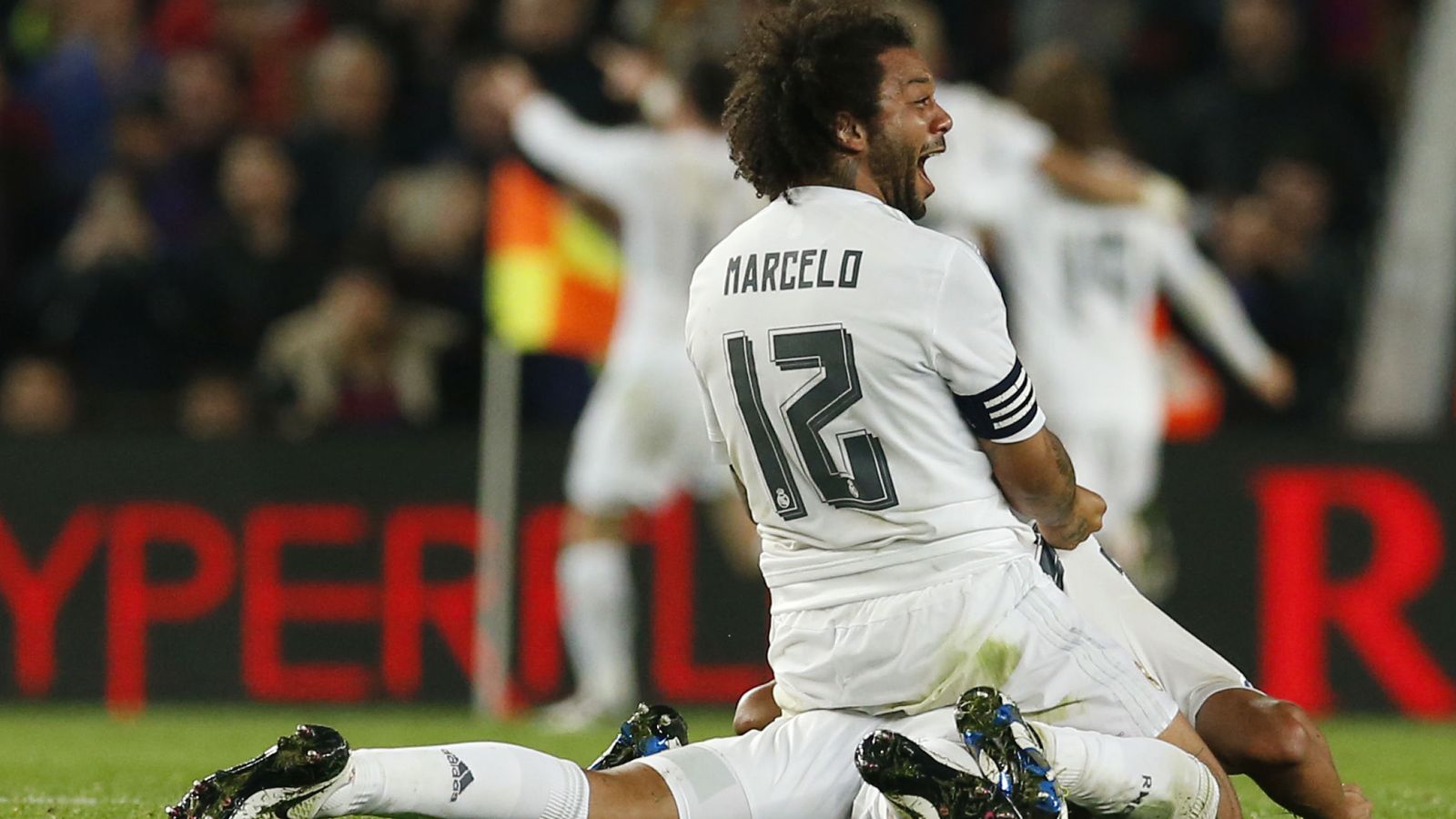 Foto: Marcelo celebra el gol marcado por Cristiano Ronaldo que dio el triunfo al Real Madrid en el último Clásico (Reuters)