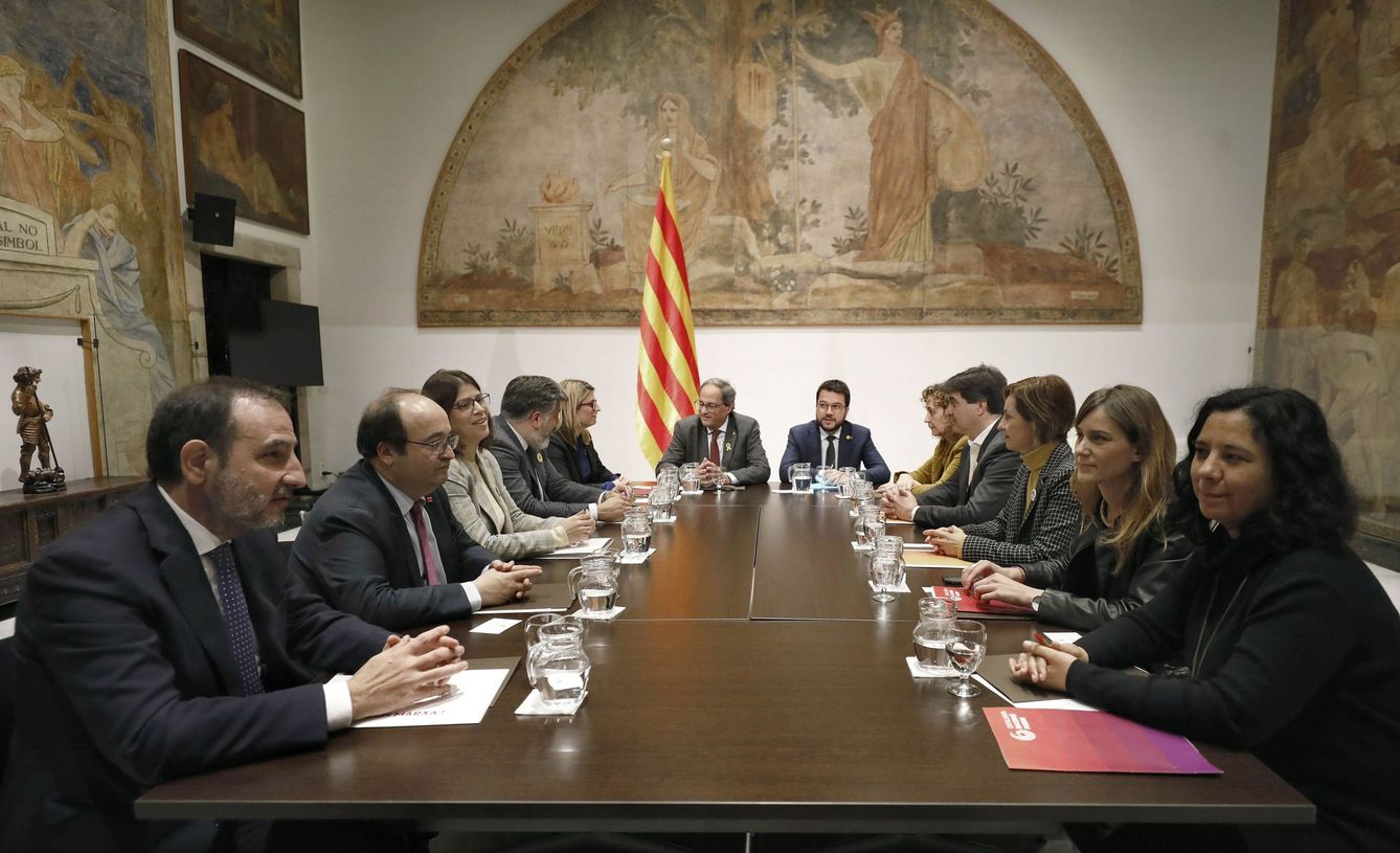 Reunión de partidos políticos catalanes en la Generalitat. (EFE)
